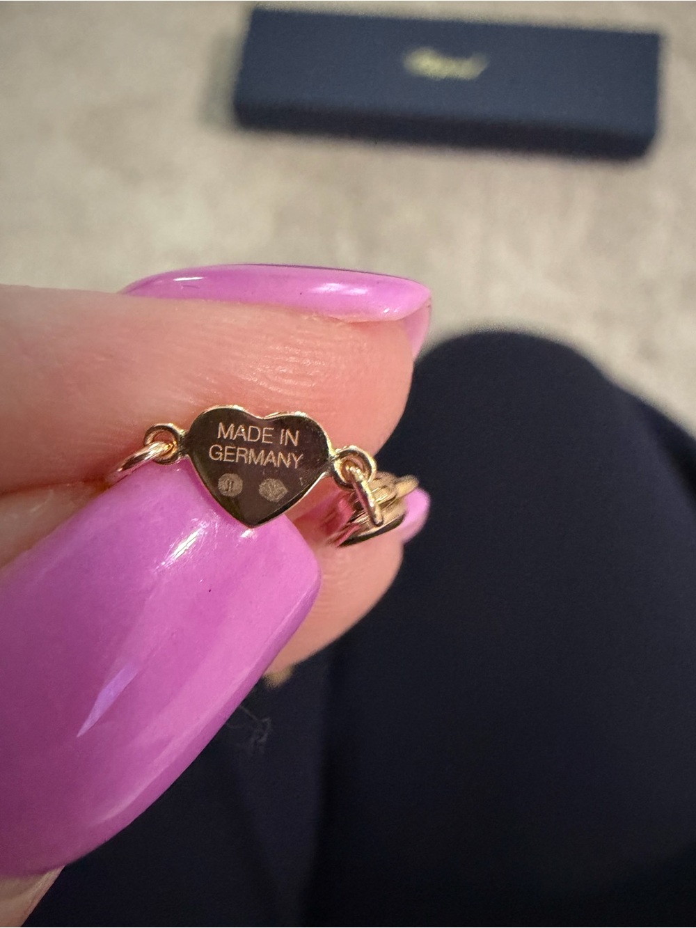 Chopard Women's Rose Gold Happy Heart Mother of Pearl Bracelet - Picture 3 of 6